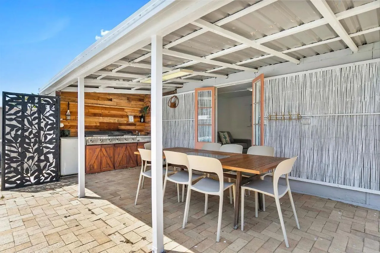 Hidden Oasis Villa Urangan Holiday home